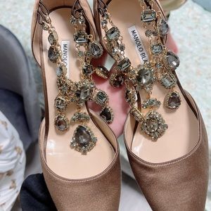 AUTHENTIC Manolo Blahnik Zullin Jewel-cuff Satin Pumps